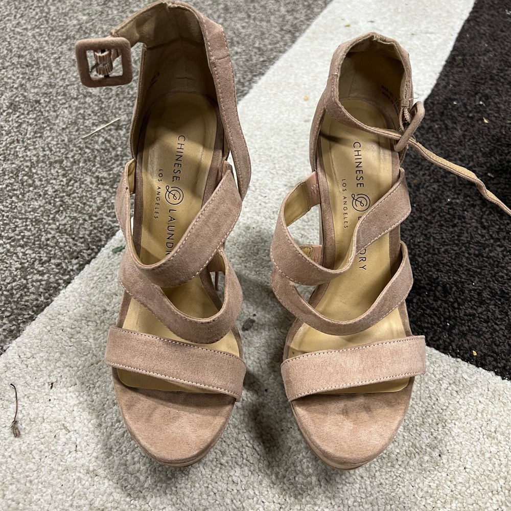 Nude Wedges